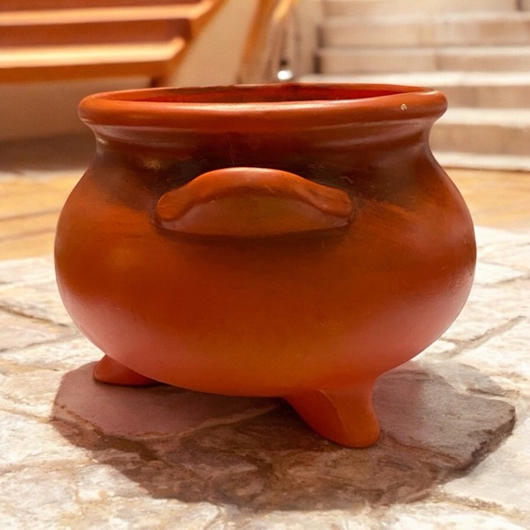 Decorative orange planter / pot. - Picture 3 of 7